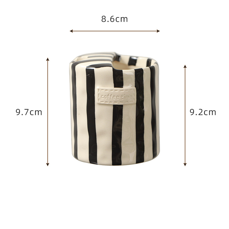☕️Vintage Hand-Painted Ceramic Mug – Striped Coffee Cup